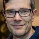 Tero Koponen als Olavi Hakasalon kertojaääni (voice)