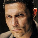 Jaume Villanueva als Emuron/Agente Calcuta/Proxeneta/Hombre Turkana (voice) (as Jaime Villanueva)