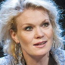 Mei Oulund als Fru Blomberg