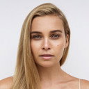 Marny Kennedy als Veronica diAngelo