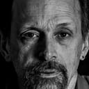 Peter Knox als Carl Crimwood (Segment "Answers")