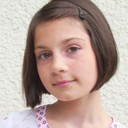 Alea Sophia Boudodimos als Young Gretel