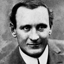 Arthur Walsh als Hotel Clerk (uncredited)