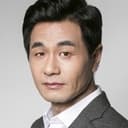Son Kyoung-won als Ambassador Lee Ju-myung