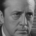 Roland Malet als Un passant au « drugstore » (uncredited)