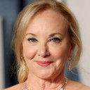 J. Smith-Cameron als Mabel