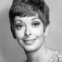 Monica Evans als Shop Assistant (uncredited)