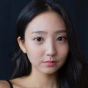 Yoon Sang-yi als Bom