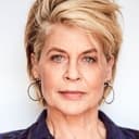 Linda Hamilton als Dr. Stephanie Lake (voice)