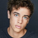 Chaydon Jay als Holden