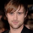 Jonas Armstrong als Owen Chase