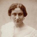 Thilda Fønss als Baronesse Sturm