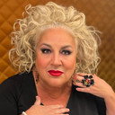 Marianne James als Self