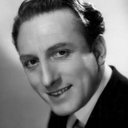 Jack Livesey als Dr. Richardson