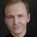 Chris Hackney als Announcer (voice)