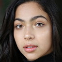 Allegra Acosta als Molly Hernandez