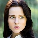 Alla Hand als Anna Kaiser