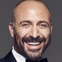 Halit Ergenç als Uğur