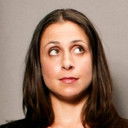 Mitra Avani als Christy