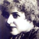 Zoya Barantsevich als Irina