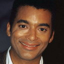 Jon Secada als Sheriff Cooper