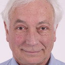 Edo Douma als Dhr de Vroedt, Bankier #1