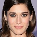 Lizzy Caplan als Diana