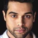 Anand Desai-Barochia als Janzo