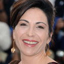 Loredana Simioli als Court Clerk