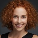 Elif Sönmez als Tuğçe