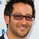 Luke Greenfield als Insanely Handsome Police Tech