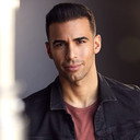 Ben Fernandez als Ian