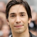 Justin Long als Darius 'Darry' Jenner