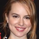 Bridgit Mendler als Pamela