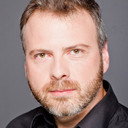 François Mercure als Responsable sécurité Starlight