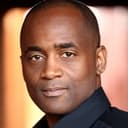 Shawn Michael Howard als Derrick