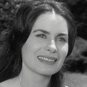 Anne Cornaly als Mrs. Farquhar