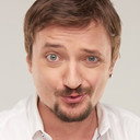 Daniel Heriban als Alexander Dubček