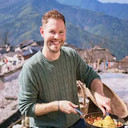 Jamie Bilbow als 主持人