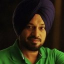 Gurpreet Ghuggi als Train co-passenger