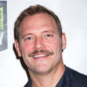 Jim Newman als Scott