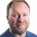 Sean Tizzard als Dad on train (uncredited)