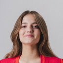 Tábatha Almeida als Luara