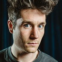 Dan Smith als Self