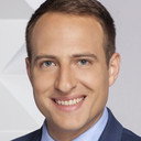 Beau Berman als News Reporter (voice)