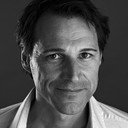 Rolf Gray als Un jeune jésuite