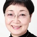 Yoshiko Matsuo als Akino 'Grandma' Ametsuchi (voice)