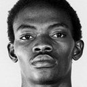 Bolaji Badejo als Alien
