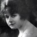 Frankie Mann als Marjorie Daw