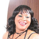 Bukky Wright als Mrs. Kuti